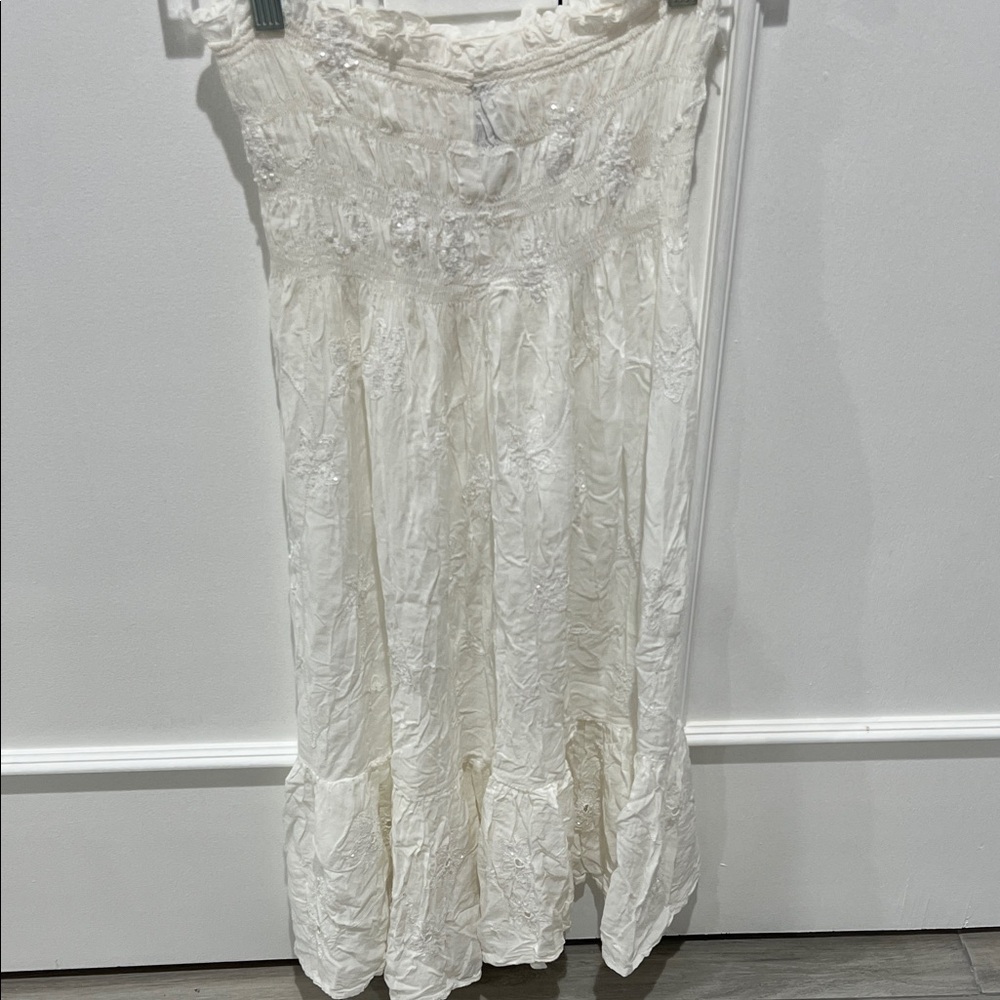 Elegant White Women's Skirt - Picture 6 of 6